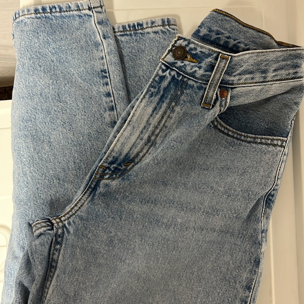 The ICONIC Levi’s 501’s - Picture 3 of 4